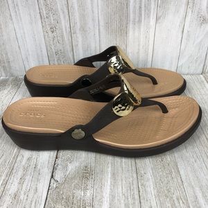 CROCS Sanrah Embellished Wedge Flip Sandals W9